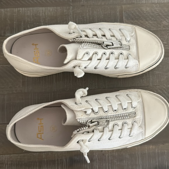 9/10 Condition - Picture 5 of 6